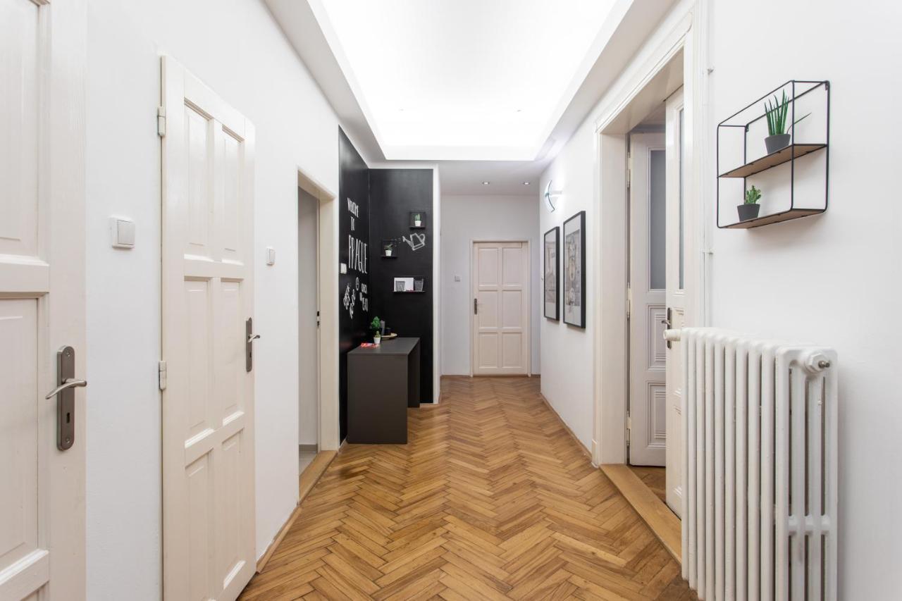 Spacious Apartments Near The River Прага Екстер'єр фото